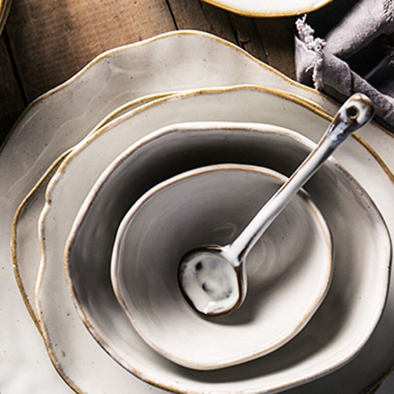 Piatti ceramica irregolari - forme artistiche per tavola