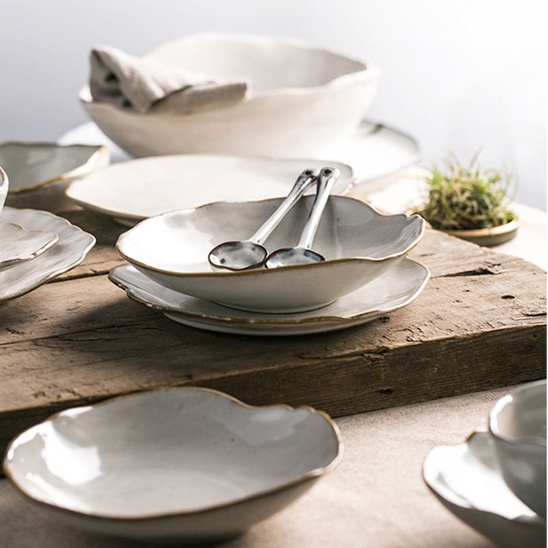 Stoviglie ceramica forme irregolari - eleganza contemporanea